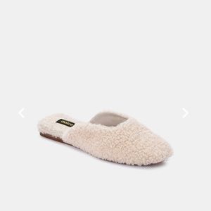 Sander Natural Plush Faux Fur Slippers, New & Never Worn!
